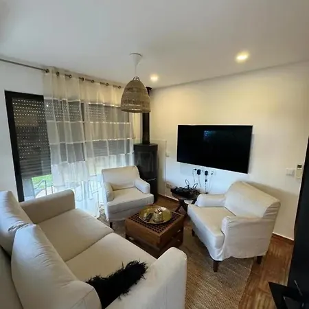Nyaraló Cozy House In With Shared Pool 60 M² *