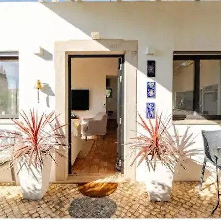 Cozy House In With Shared Pool 60 M² Nyaraló São Brás de Alportel
