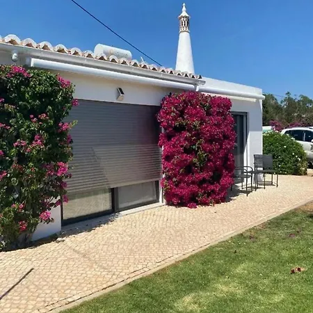 Dom wakacyjny Cozy House In Sao Bras De Alportel With Shared Pool 60 M²