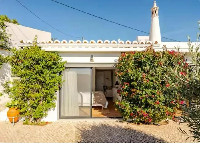 Vakantiehuis Cozy House In Sao Bras De Alportel With Shared Pool 60 M² *